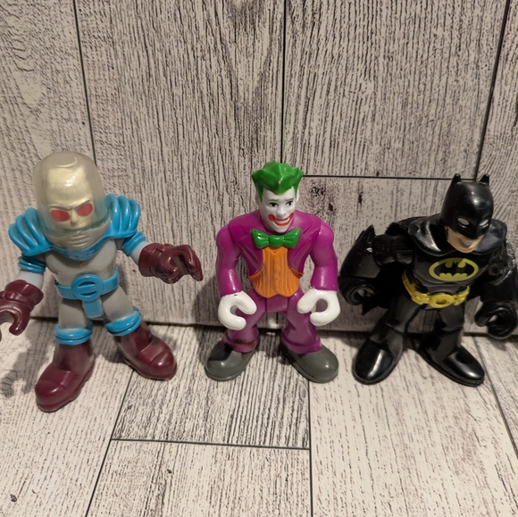 DC Batman Figure & Blue Batcycle with Colorful Villains Set - Picture 3 of 11